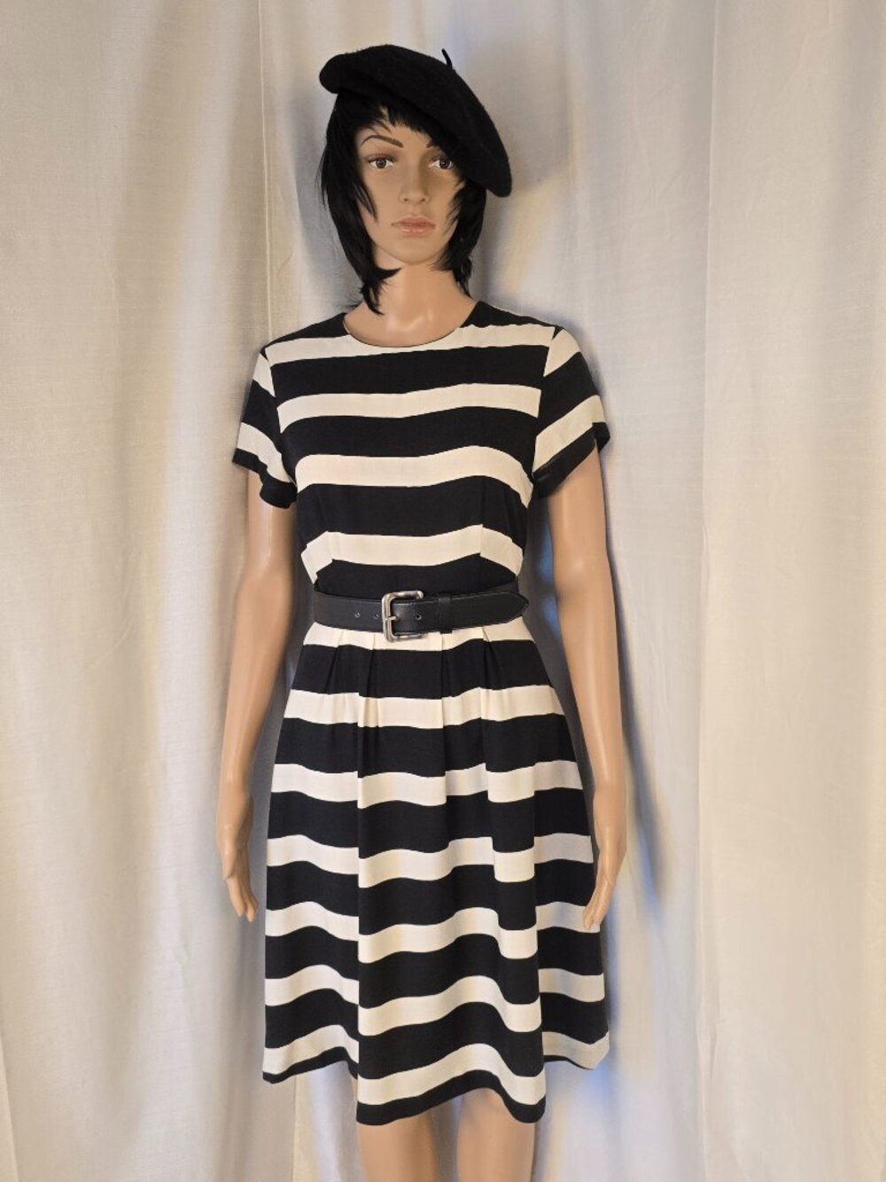 H&M Short Sleeve Black and White Striped Pleated Summer Dress Size 6